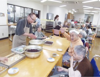 紅月軒さんのおはぎ作り