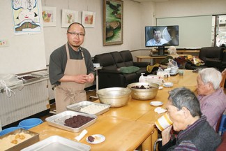 紅月軒さんのおはぎ作り