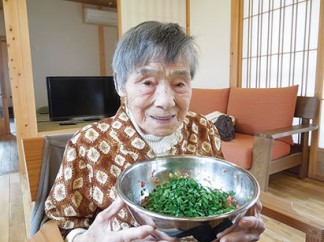 交流会で水餃子を作りました