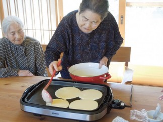 ホットケーキ作りを楽しみました