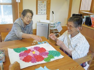 まもなく壁画の出来上がり！