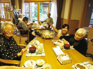 昼食はお好み焼きです！