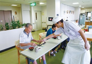 お寿司屋さんが来所