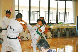 空手の演武をご披露して頂きました