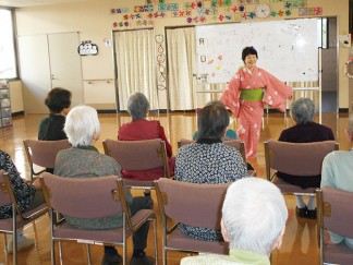 お馴染みの歌で楽しいひと時！