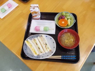 ケアハウスのサンドイッチランチ