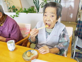 みなみ苑「ぼた餅づくり」