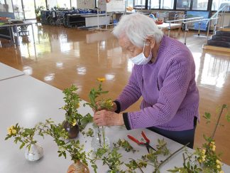 南知多町デイサービス「生け花」