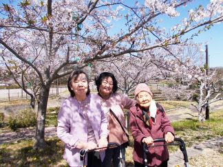 みなみ苑「花見外出」