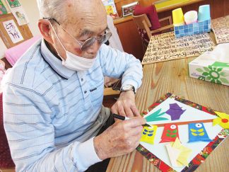 南知多町デイサービスセンターサテライト「鯉のぼりの壁かけ作り」