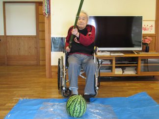 ひだまり「スイカ割」