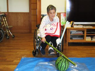 ひだまり「スイカ割」