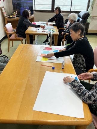 あい寿の丘「チューリップ作品」