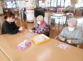 南知多町デイサービスセンター「お雛様の壁面」