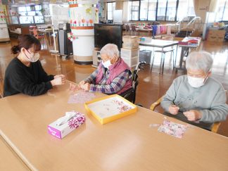 南知多町デイサービスセンター「お雛様の壁面」