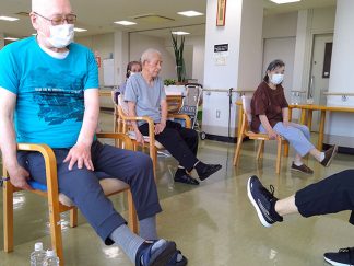 みなみ苑「健願体操」