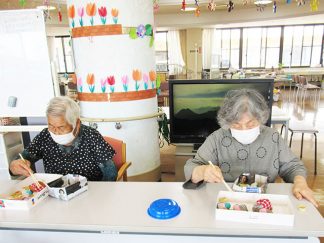 南知多町デイサービスセンター「箸つまみ競争」